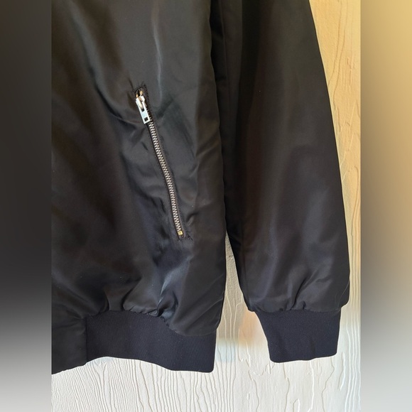 Wilfred Free Aritzia Zip Up Bomber Varsity Black Quilted Jacket - Picture 12 of 15